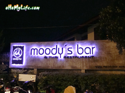 Moody's Bar آʴ
